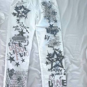 White modern print capri pants